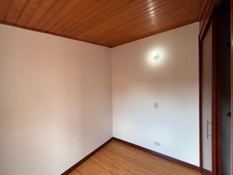 Venta hermosa casa en almirante Colon